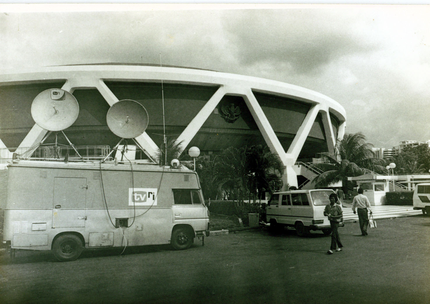EXPLO '85 2